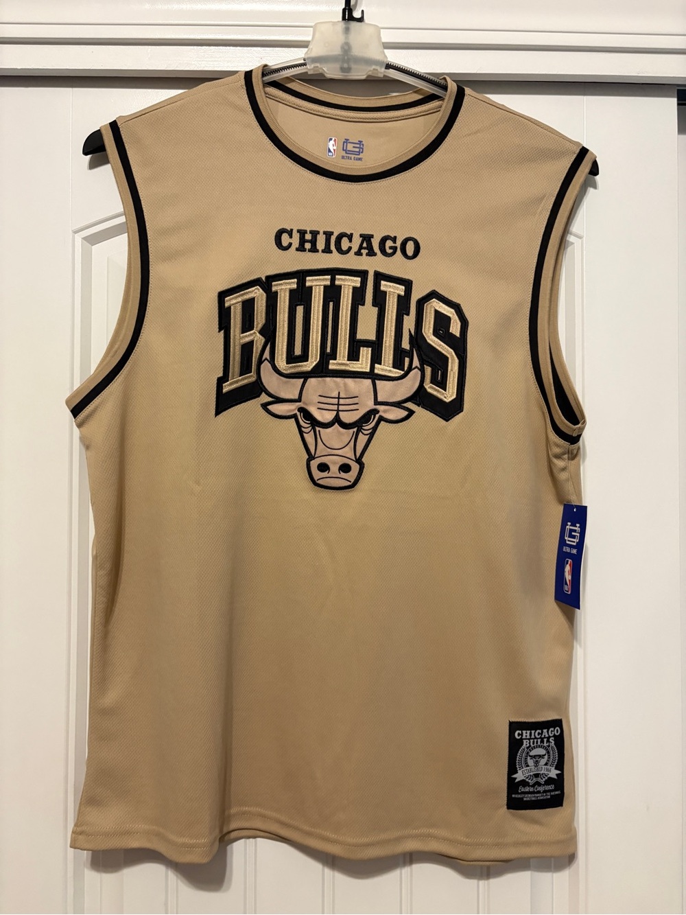 NEW Chicago Bulls Men’s Sleeveless Jersey in Beige